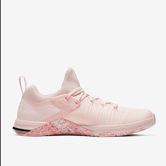 pink metcons